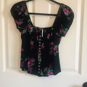 Free people black floral crop top. Size XS